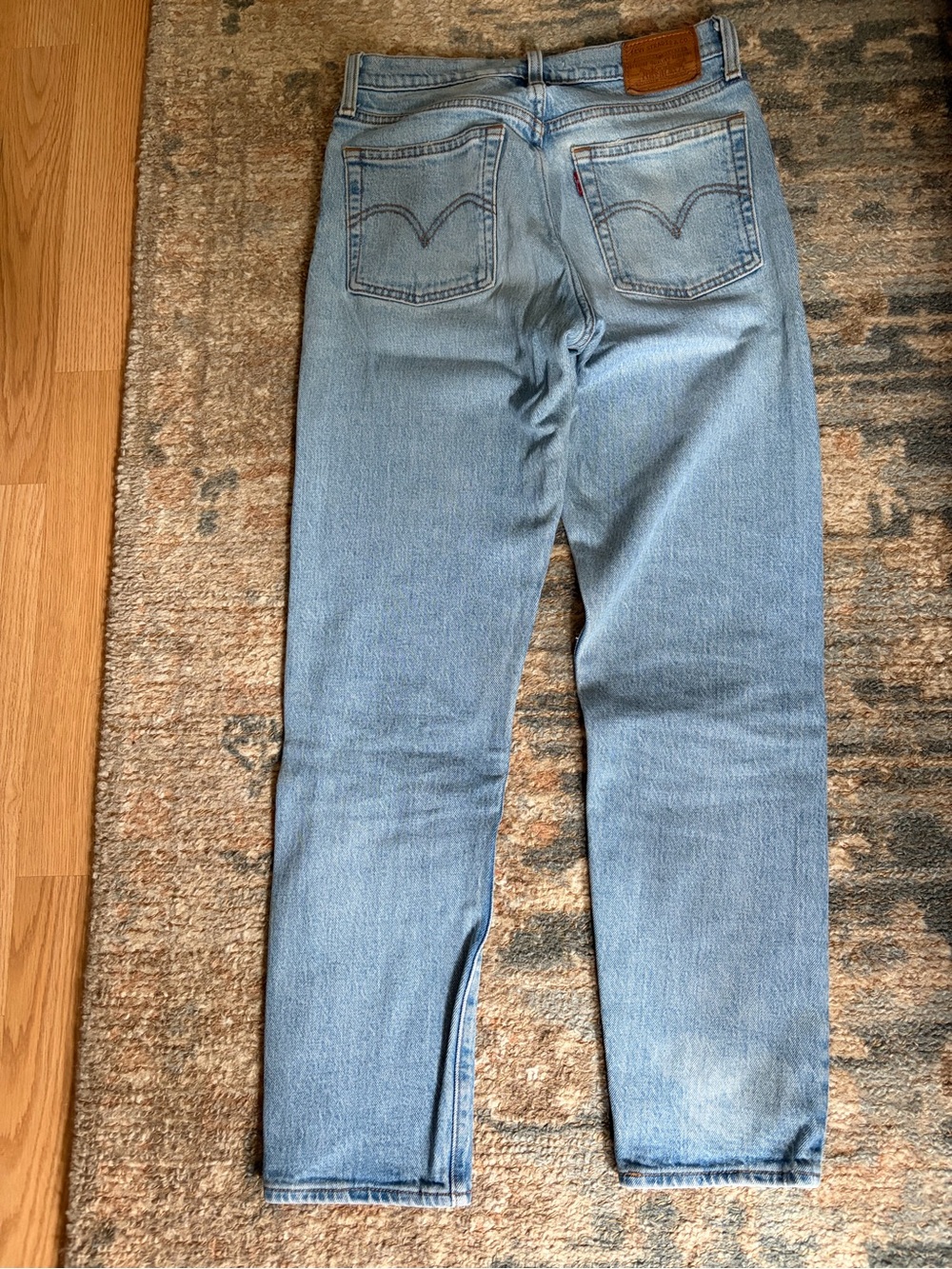 Levi’s Wedgie Size 25